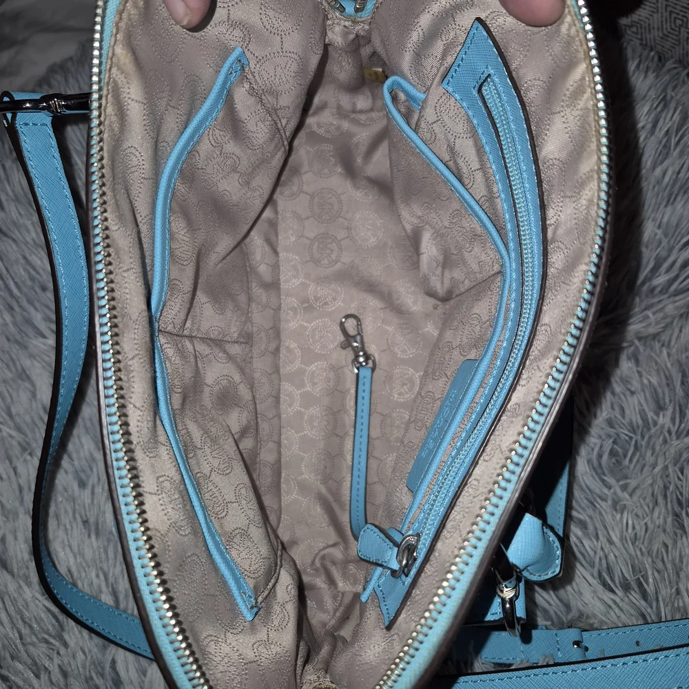 Michael Kors Cindy Large Dome Sachel/ Crossbody Turquoise Women's Bag - Picture 5 of 13